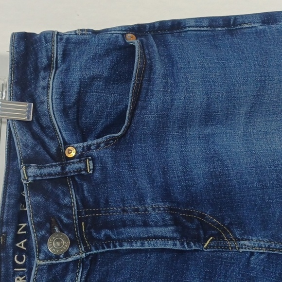 AMERICAN EAGLE JEANS SIZE 31/34 IN A BEAUTIFUL FADED BLUE DEMIN 💙 - Picture 4 of 9